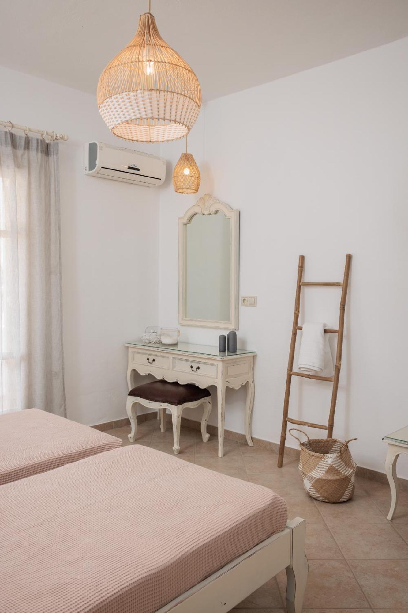 Maria'S Rooms & Studios Agia Anna  Bagian luar foto